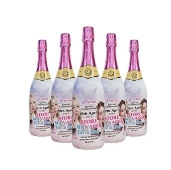 オリジナルシャンパンも用意