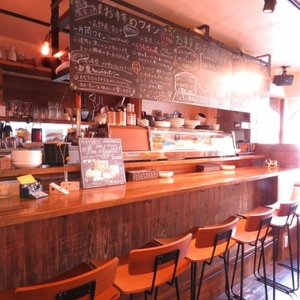 lJ7Em6PBK4eUuiDL0qam.jpg?w=940&h=940