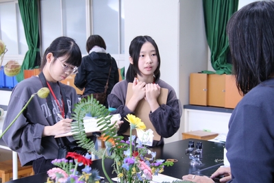 第一弾実証事業のコベカツ体験会にて、取材にあたる編集部員