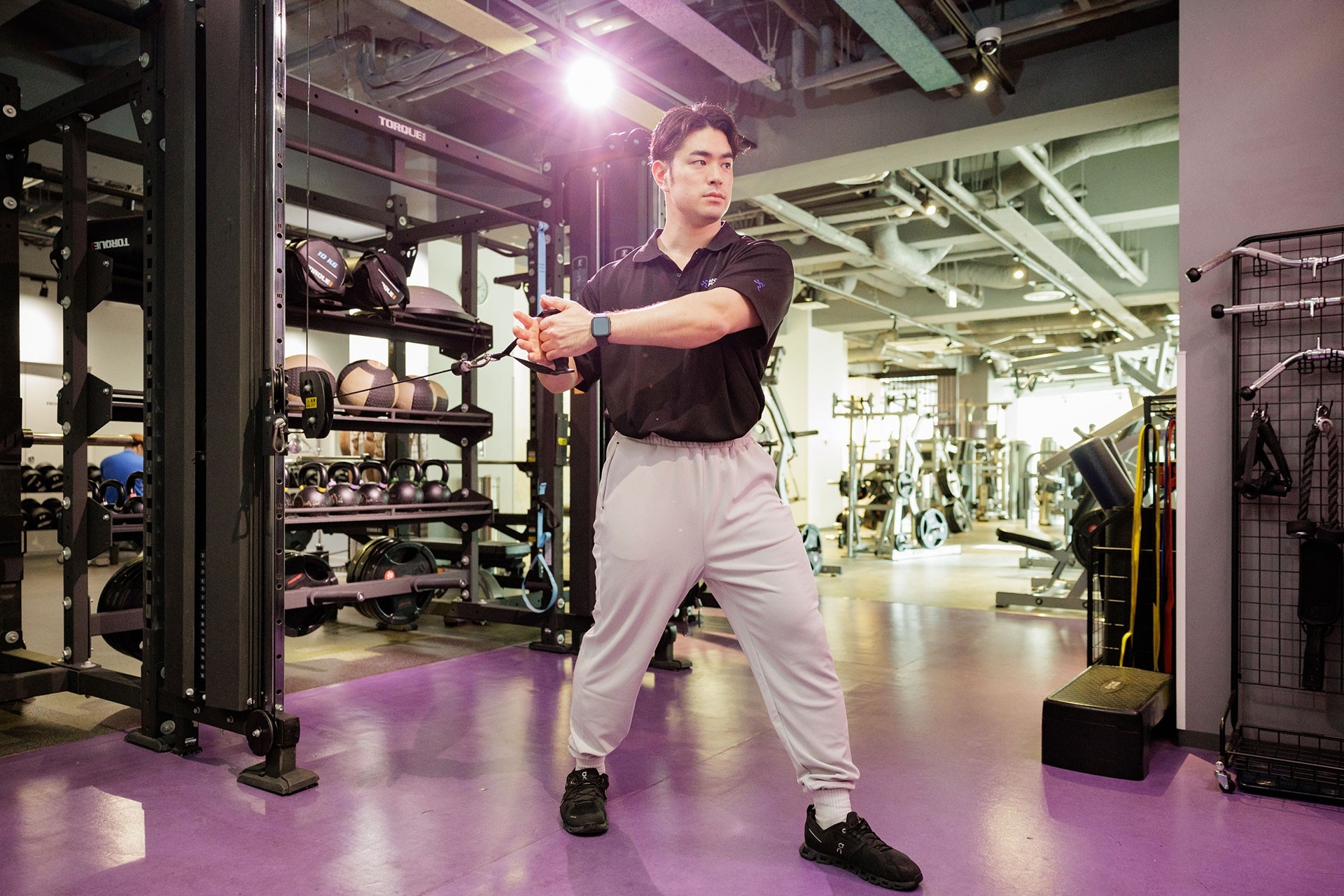 【HEALTHIER MAGAZINE(ヘルシアマガジン)】24時間年中無休フィットネスジム「エニタイムフィットネス」のウェブマガジン更新中!
<地味だけど効果絶大!体幹を鍛えて日常生活を快適に>