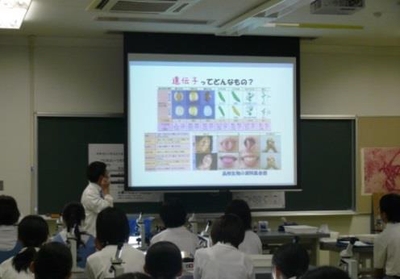 昨年度オープンスクールでの体験授業の様子