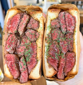 lMQrEIUEUpvvNqyDk8Fa.JPG?w=940&h=940