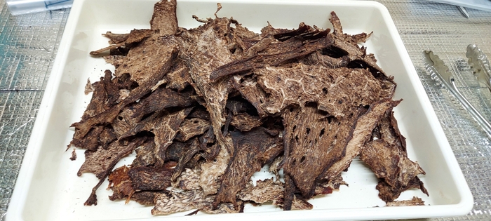乾燥後の鹿肉