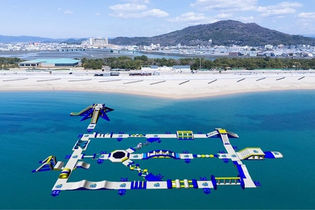 和歌山市片男波海水浴場初の海上アスレチック 「AQua LooP(アクアループ)」が7月5日(土)にOPEN！