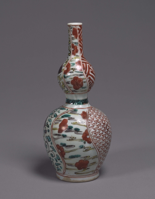 7. 色絵桜川文徳利(いろえさくらがわもんとくり) 伊万里 江戸時代・17世紀 広田松繁氏寄贈 1月17日(火)~4月16日(日) 本館13室にて展示