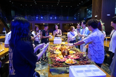 フィリピンの伝統的なお祝い料理「レチョン（豚の丸焼き）」