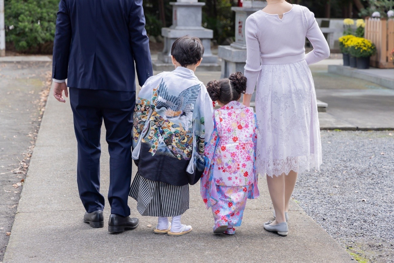 七五三・家族写真シーズンに気になる「子どもの顔のキズ」 3人に1人が「特に何もしなかった」と回答。一方、約9割は「早くきれいに治したい」