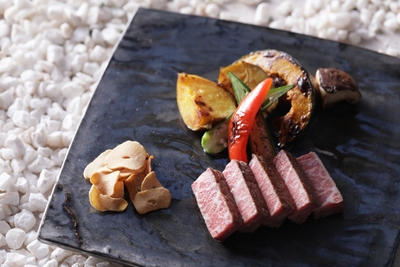 leyXXUYehZg5syp2Gm8q.jpg?w=940&h=940