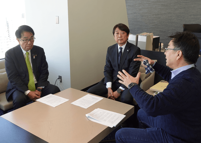 左より:広島県尾道市長 平谷 祐宏 様、 当社代表取締役社長 濱中 雄大、 『PropTech-Lab』所長 清水 千弘