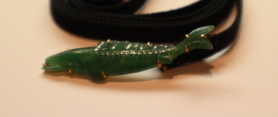 （A）芥川文旧蔵 翡翠の帯留（個人蔵）