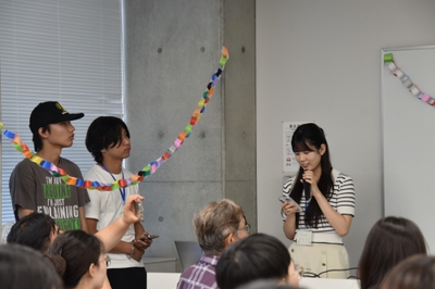 名城大学を紹介する都市情報学部の学生