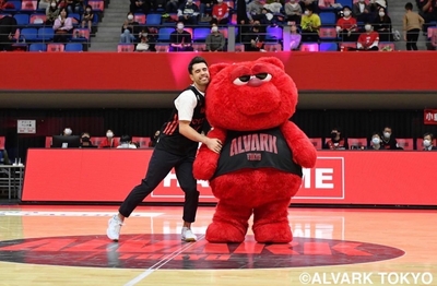 lnerICIuDNBZCxtbgJ8R.jpg?w=940&h=940