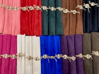 京都　諒屋(きょうと　まことや)「革巻物」レザークラフト、手芸裁縫用レザー牛革新色・スエードレザー発売