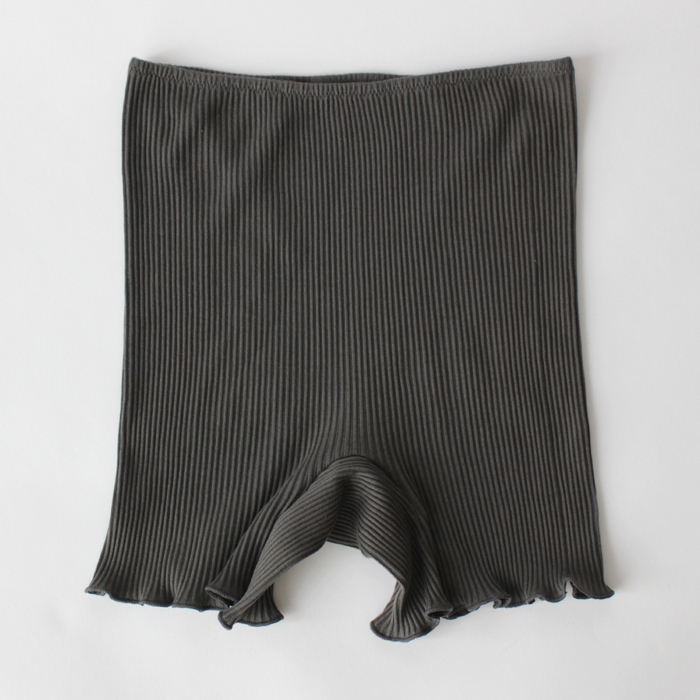 やさしくお腹まで包む仕様