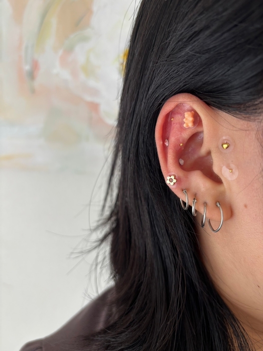 耳つぼジュエリー元祖『整体サロンえにし』