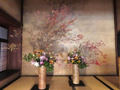 昨年のボランティア団体「花ふじフラワー スクール」が展示した生花の様子