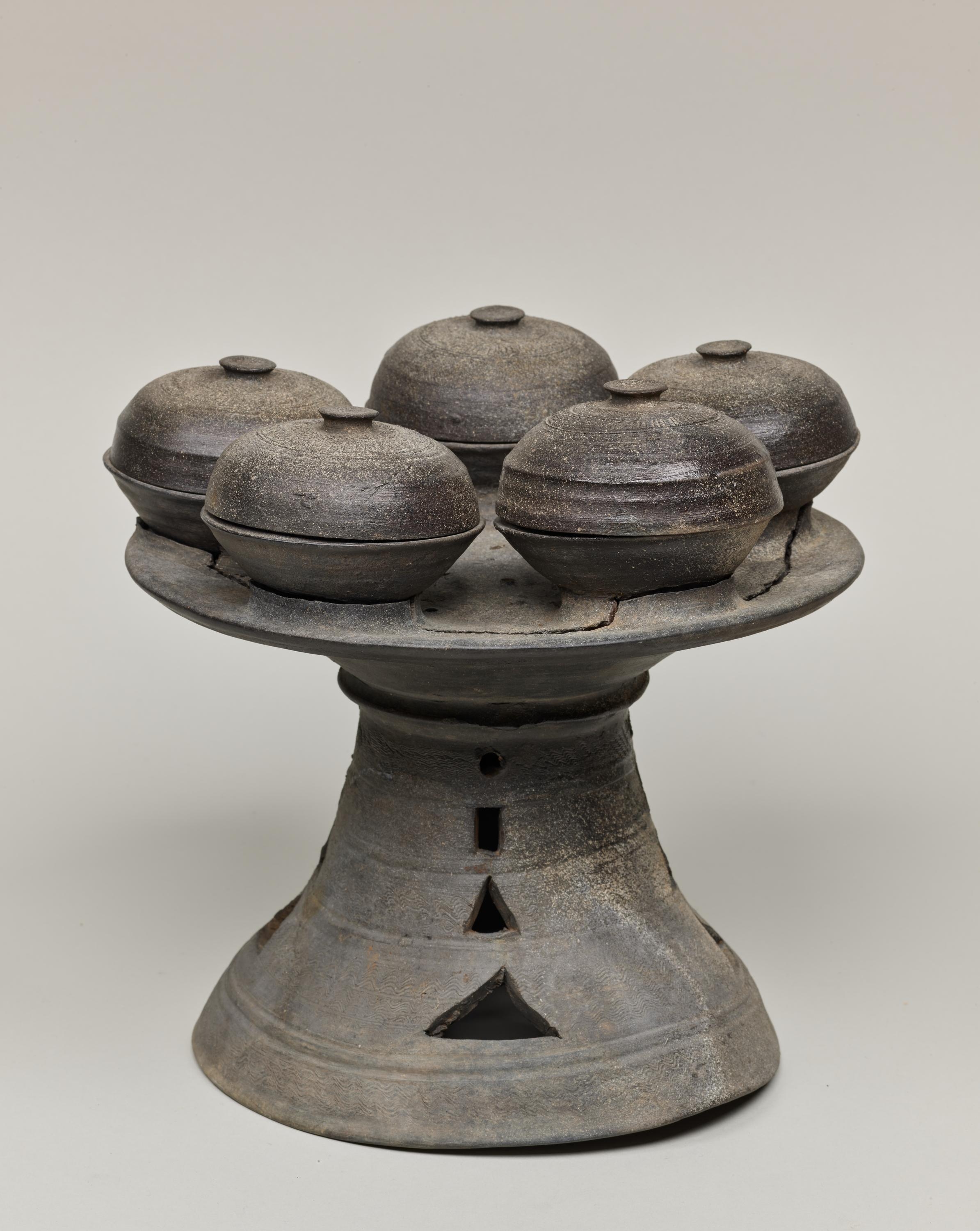 重要美術品 子持高坏 古墳時代・6世紀 長野県茅野市 疱瘡神塚古墳出土 須恵器 五味健藏氏寄贈 東京国立博物館蔵(※貸与予定作品)