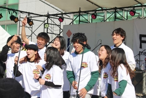 エールソング「まだだよ」を歌うプロジェクト学生 2