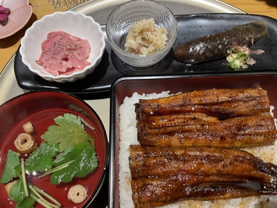 七分咲き　旬の先付3種盛り・うな重1尾　7,000円(税込)