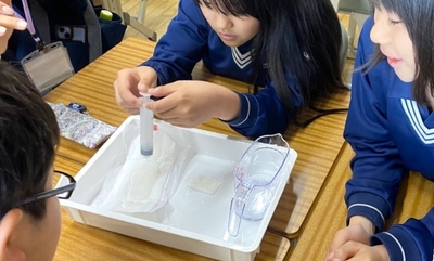 令和5年度（2023年度）に実施した体験型特別授業の様子