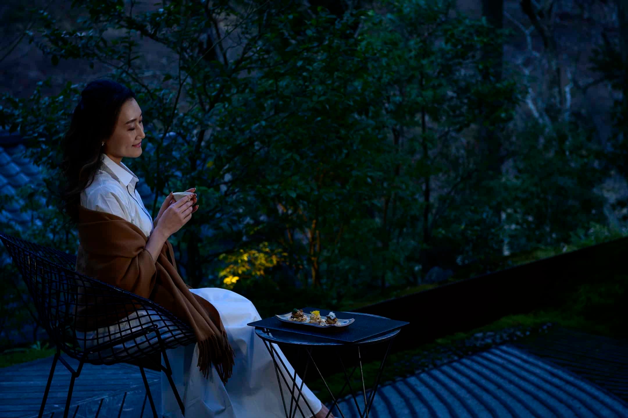 【星のや京都】京都・嵐山で、虫の音に耳を傾けながら日本酒と秋の味覚を堪能する「秋宵の虫聞き」開催｜期間：2022年9月1日～30日