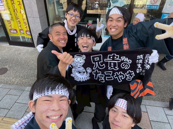 天白キャンパスで実施した「兄貴のたこ焼き」にきてくれた兄貴と再会