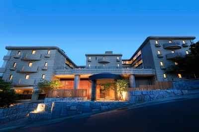 mQB20OvisTq29zCdkfbE.jpg?w=940&h=940