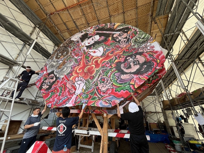 2024年Entre!参加者ねぷた解体の様子