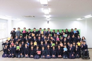 mQqHO9z3ovYejXd6fnRi.jpg?w=940&h=940