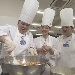 ぼる塾の冠番組「ぼる部屋」が 福岡の「チョコレートショップ」とコラボ！ フランス・パリで開催するチョコレートの祭典 「サロン・デュ・ショコラ」に出品決定