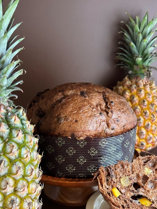 パイナップルとマンゴーのパネットーネ チョコラート/TAK Bageri Cafe