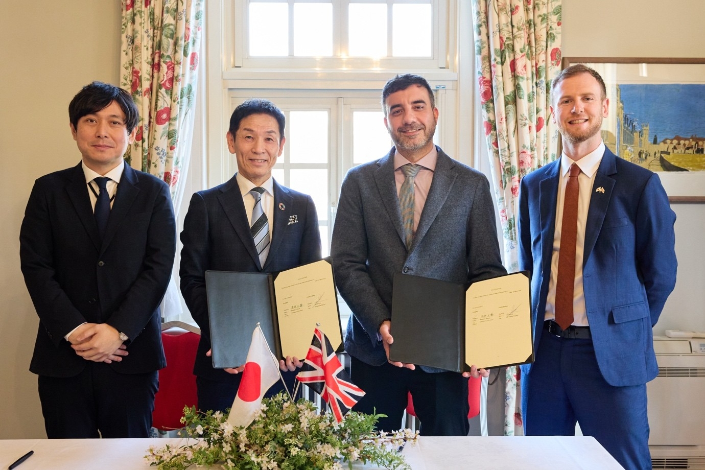 浮体式洋上風力技術研究組合（FLOWRA）とロイド船級協会（LR）が
技術開発協力に向けたMOUを締結