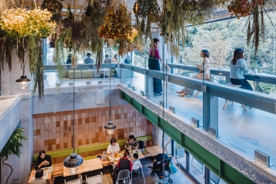 mcEyGw24VX1S4zl14ryP.jpg?w=940&h=940