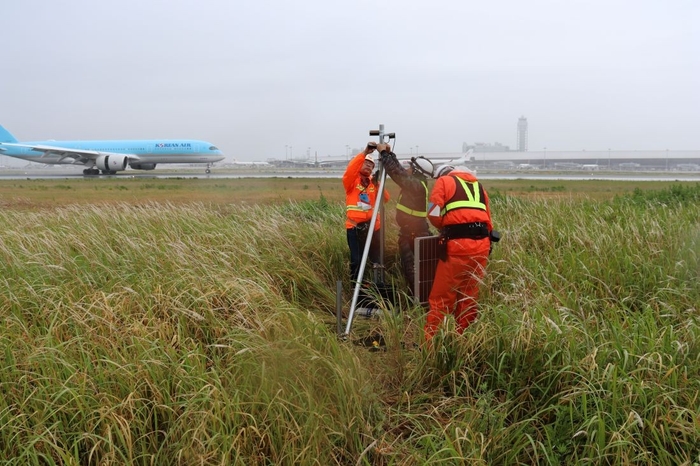 空の安全を守るために地道な作業が続きます