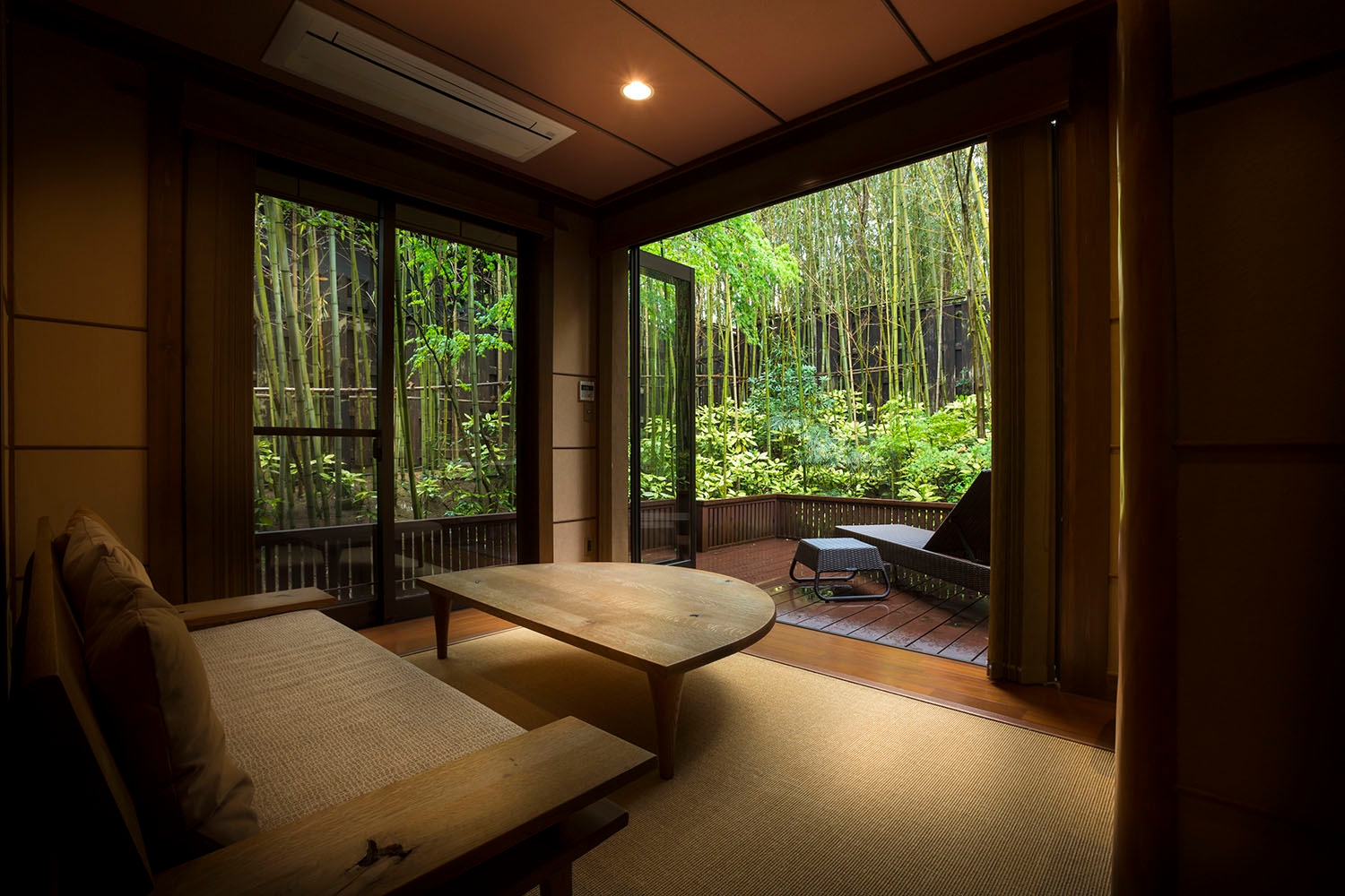 静露リビングルーム