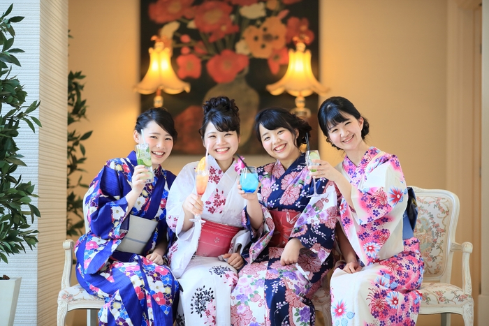 浴衣で来店特典もご用意(女子会イメージ)