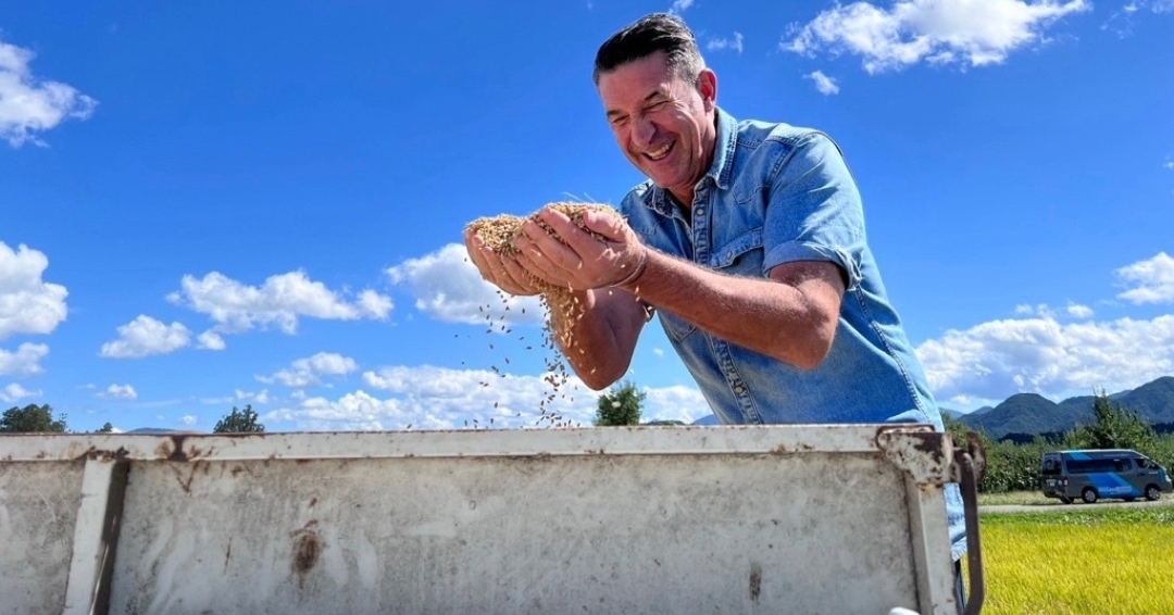 淡路島 有名タレントと一緒に丸一日農業体験!夏休み特別イベント『ジローラモ氏と一緒に農家体験』8月25日開催