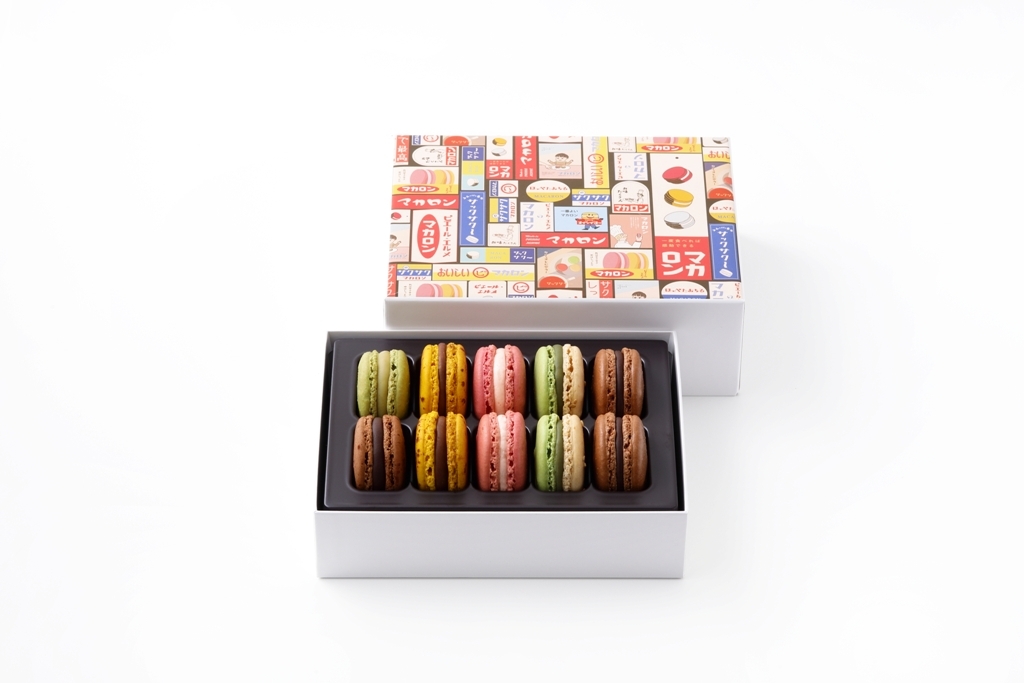 ホワイトデー限定商品:「マカロン10個詰合わせ 3,996円 」(柚子&ビターチョコレート、パッションフルーツ&ミルクチョコレート、抹茶&黒ゴマ、ローズ×2、ピスタチオ、チョコレート×1)