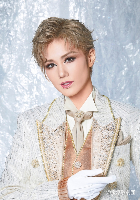 雪組トップスター 彩風咲奈さん