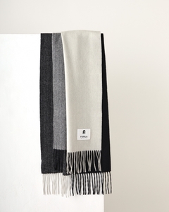 カシミヤ100% カラーブロックマフラー　　　　　         24-135-46028-10  　￥20,900　40×190cm