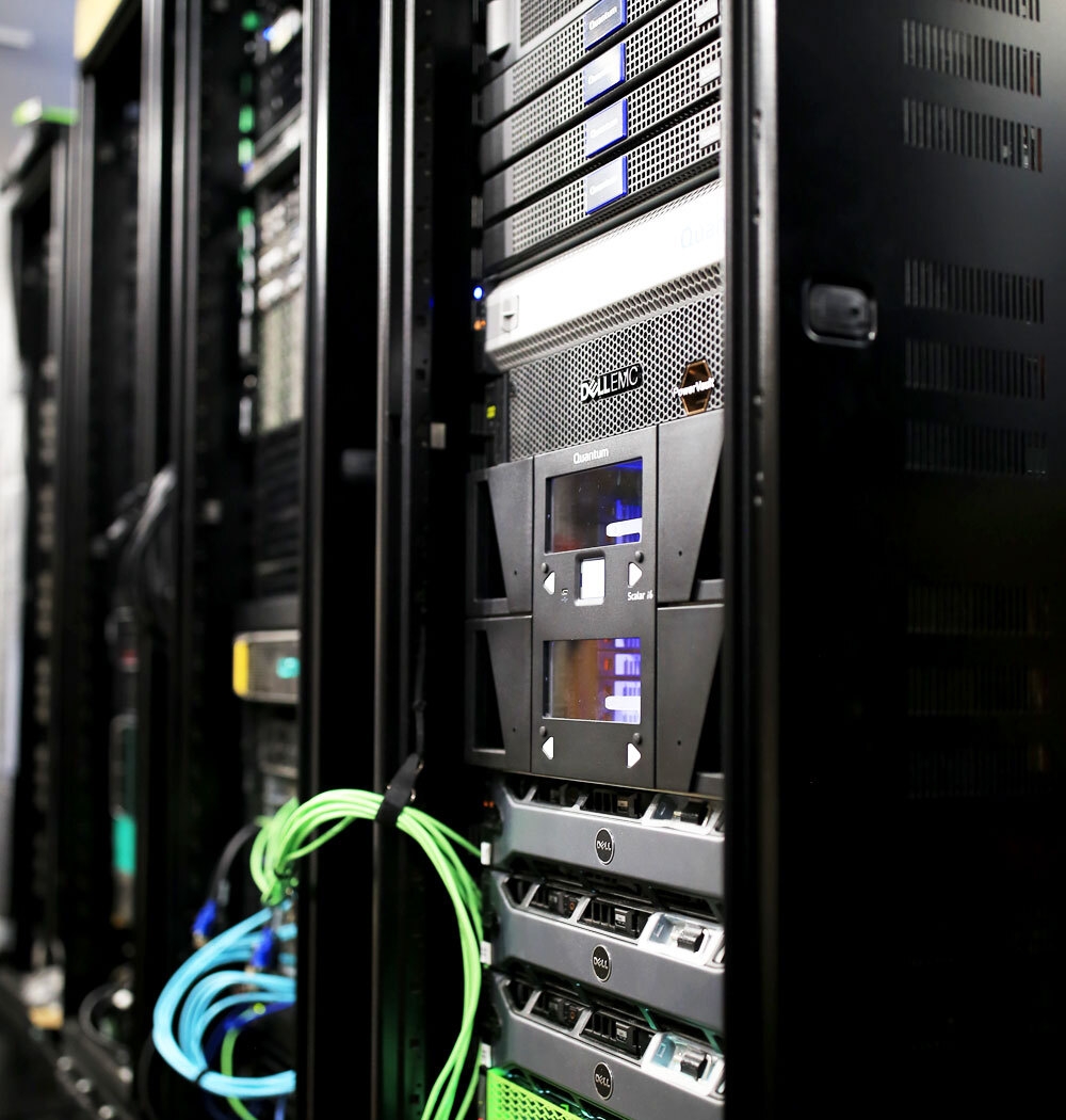 Quantumテープライブラリ / Dellサーバ&ストレージ