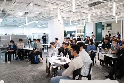 n1sl7qjW80sVfILLJf0H.jpg?w=940&h=940