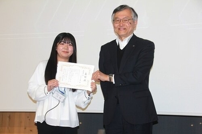 EVラッピングコンテスト　最優秀賞　二宮渓華さん