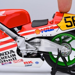 AUTOart 1/12スケール ホンダ NSR500 WGP500 #56 「バリバリ伝説」 (「巨摩 郡」 ヘルメット付属)