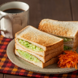 n9YVeAny8q9GR72bVNEx.jpg?w=940&h=940