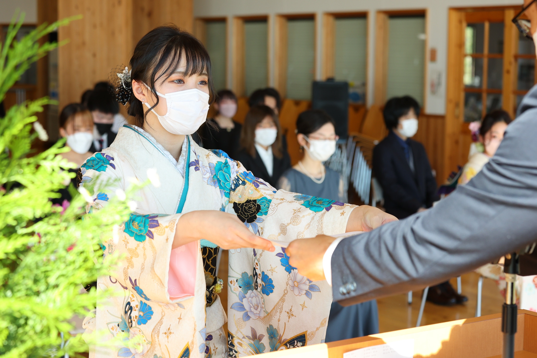 12/2(土) 卒業して1年半 新たな誓いを立てる一足早い“成人式” 全国の卒業生が屋久島につどう_おおぞら高校