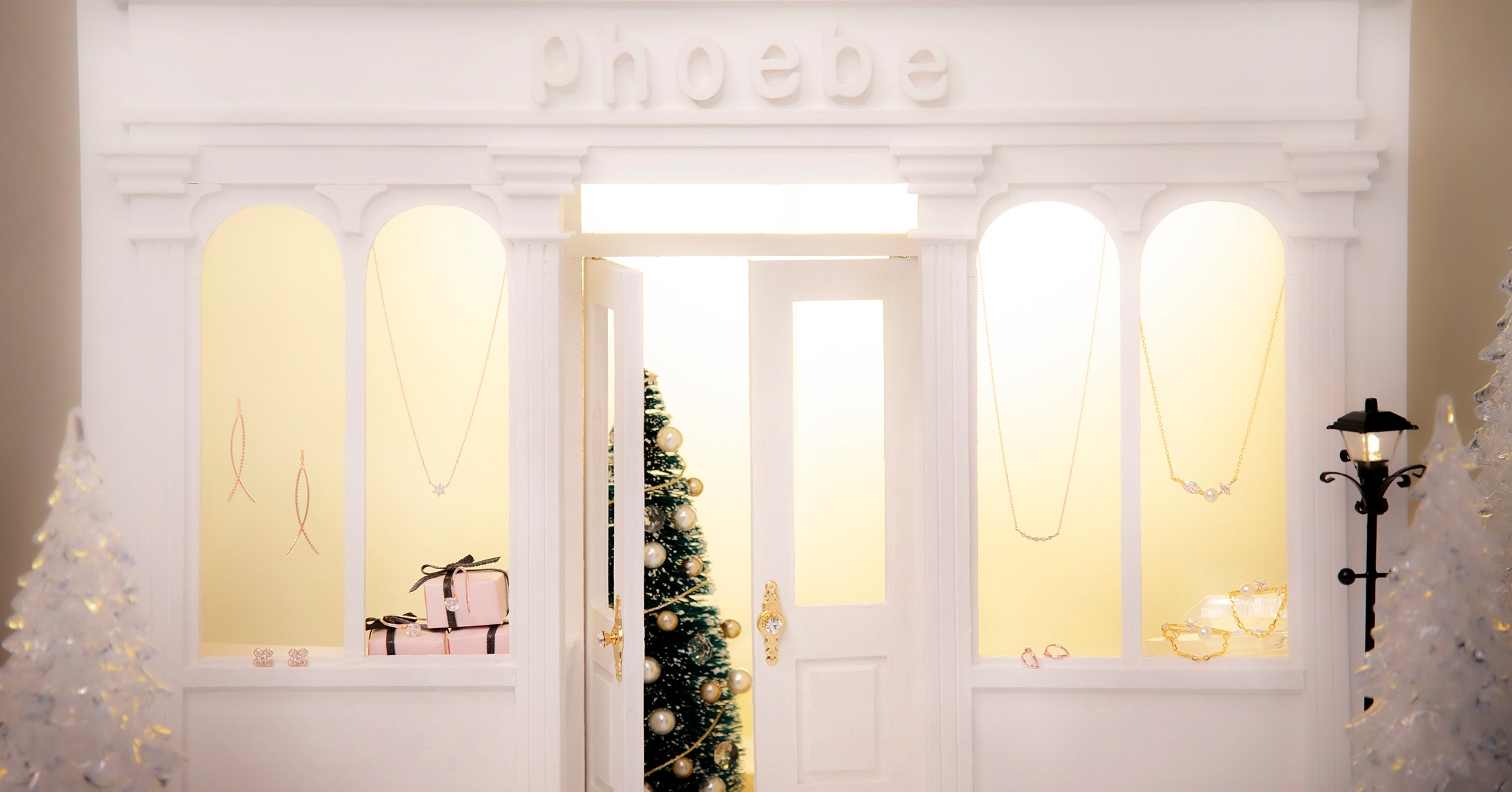 今年は #おうちでクリスマス！そんな贅沢なひと時を飾るphoebeのクリスマスコレクション。