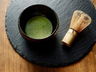 【秋のおこもり】湯河原の旅館がセルフお抹茶＆ガラスペン体験付プラン提供開始｜2025年10月1日～