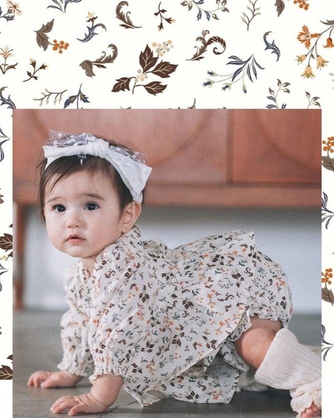 <ワルツ>「幸せ」や「豊かさ」の象徴とされているリスと葡萄をモチーフに、森の中でリスたちが楽しそうに駆けまわりながら葡萄を探している様子を描きました。柄を見ていると、今にもリスたちのお話が聞こえてきそうな楽しい柄です。