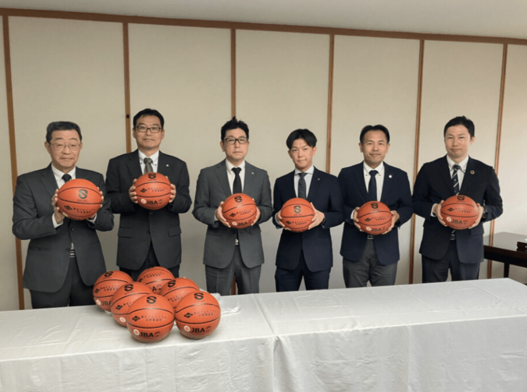 「レイクス・バスケットボール寄贈プロジェクト」への協賛について